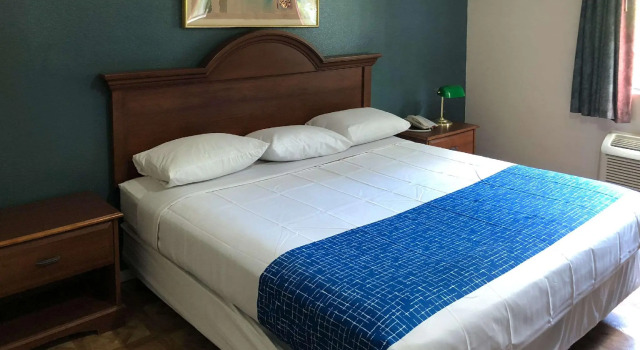 Двухместный люкс Rodeway Inn & Suites