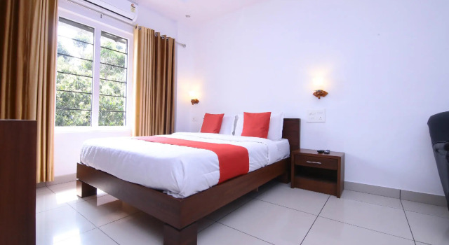 OYO 11374 Hotel Pearl View Residency