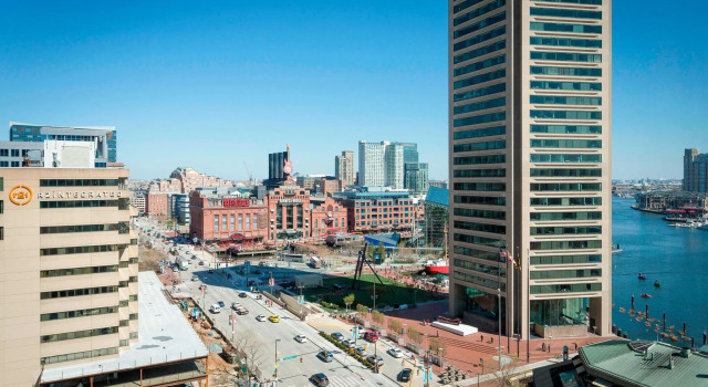 Четырёхместный номер Standard с видом на гавань Renaissance Baltimore Harborplace Hotel