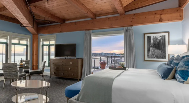Номер Deluxe Boston Yacht Haven