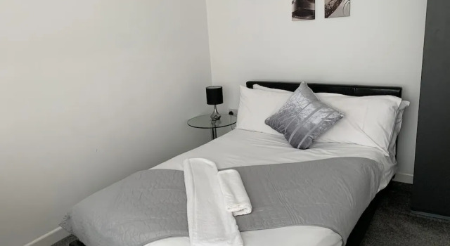 Beautiful 3-bed House in Wolverhampton, Забронировать Отель Отели Англии 3 звезды, 3*