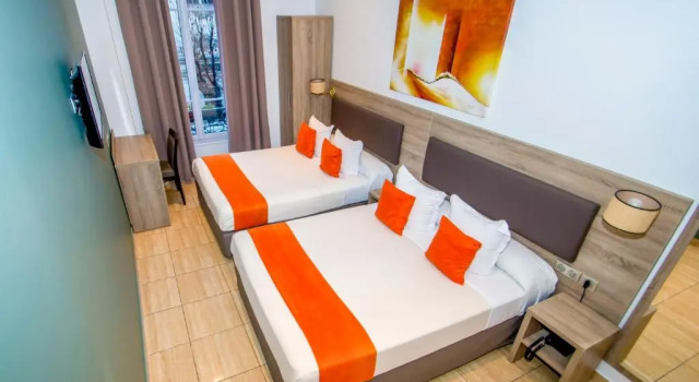 Четырёхместный номер Standard Hôtel Parisien