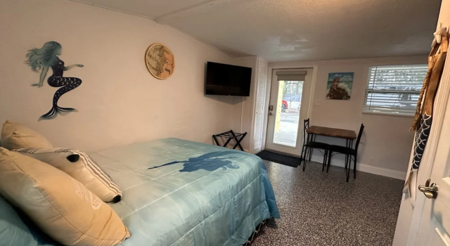Студия Neptune's Grotto Waterfront Retreat