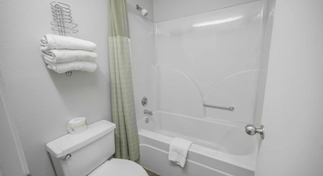 Четырёхместный номер Standard RIVER OAK INN