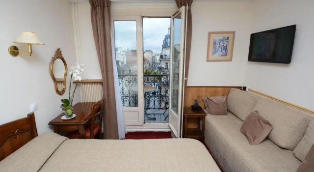 Трёхместный номер Classic Familia Hotel