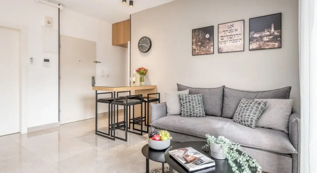 Charming One bedroom with balcony