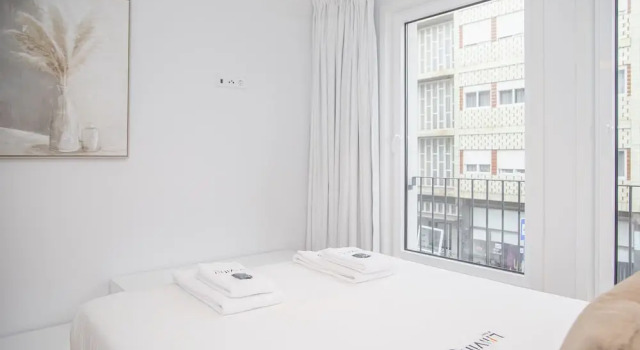 Liiiving - Modern & Glam Apartment M, Забронировать Апартаменты/квартира Cedofeita / Santo Ildefonso / Se / Miragaia / Sao Nicolau e Vitoria Порту, рядом с Lapa Metro Station