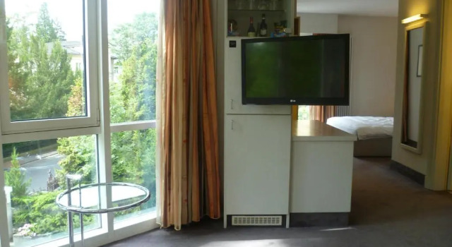 Полулюкс Fontana Hotel Wiesbaden