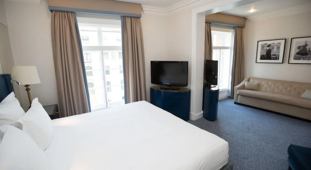 Двухместный полулюкс The Waldorf Hilton