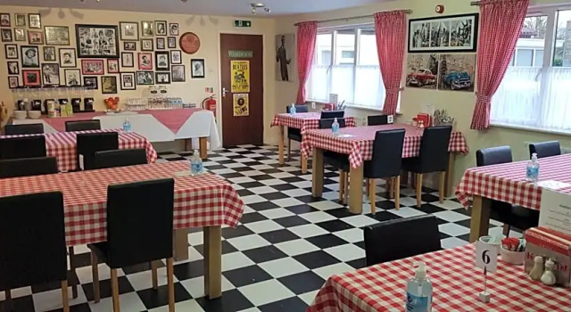 Pigeon Cottage Bed & Breakfast, Reservar Casa de férias Moradias em Merseyside, Vila