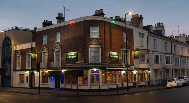 Starboard Stays Southampton