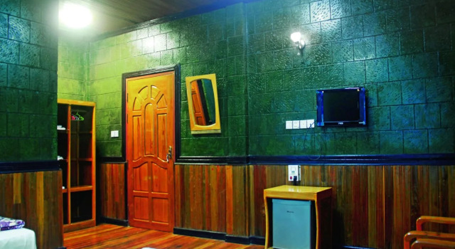 Golden Mrauk U Guest House, Book Guesthouse Mrauk U Rakhine State