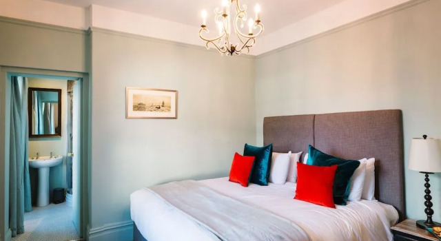 Ginger Peanut, Reserva ahora Hotel Hoteles en Tiverton con aparcamiento, Aparcamiento