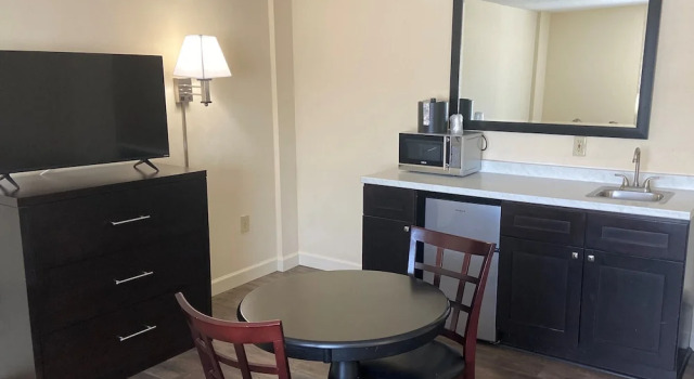 Люкс University Inn Durham next to Duke University Medical Center