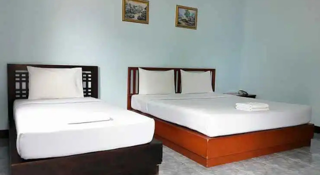 Fahproudfon Hotel, Varaa Hotelli Hotellit North-Eastern Thailand pysäköinnillä, Pysäköinti
