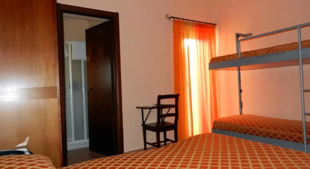 Четырёхместный номер Standard Hotel Piscina La Suite