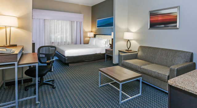 Двухместный люкс Holiday Inn Express & Suites - Pharr by IHG