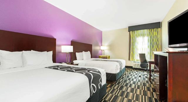 Четырёхместный номер Standard La Quinta by Wyndham Bridge City-Orange