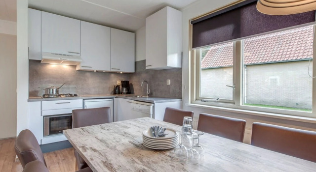 Tidy Bungalow With Microwave, 3 km. From Renesse and Beach, Book Hotel Renesse 