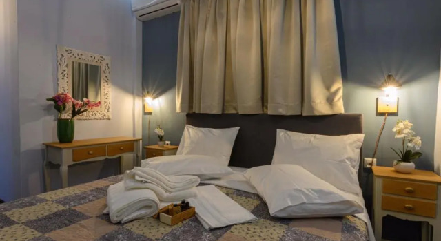 Двухместный номер Standard с балконом Central Rooms