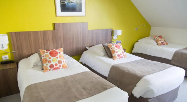 Трёхместный номер Comfort Logis Hôtel Chaptal, Amboise