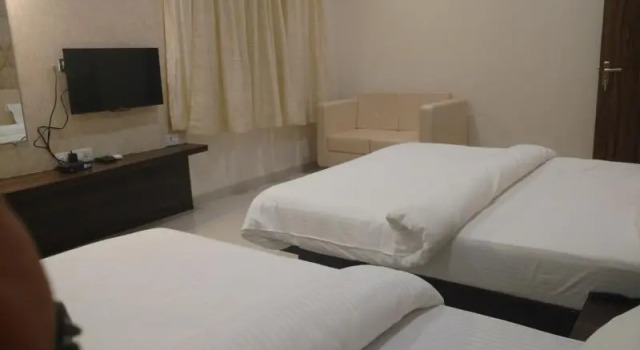 Hotel Kamad Giri, Забронировать Отель Удджайн штат Мадхья-Прадеш