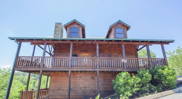 Simply The Best by Heritage Cabin Rentals