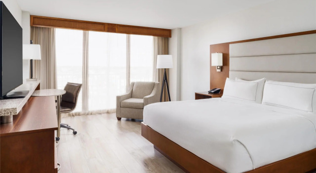 Двухместный номер Standard с балконом и с видом на город DoubleTree Beach Resort by Hilton Tampa Bay - North Redington Beach