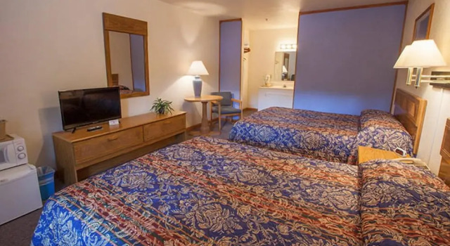 Maggie Valley Creekside Lodge, Забронировать Отель Мегги-Вэлли Аппалачи, рядом с Maggie Valley Festival Grounds