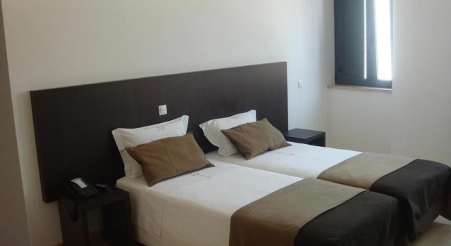 Hotel Vitória, Забронировать Отель Отели Коимбры с парковкой, рядом с Маленькая Португалия, Парковка