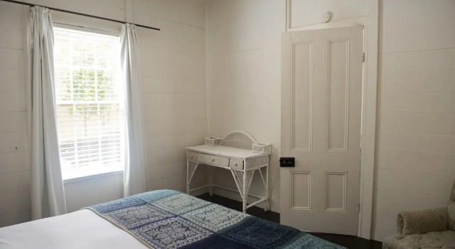 Номер Comfort Hillview Heritage Estate