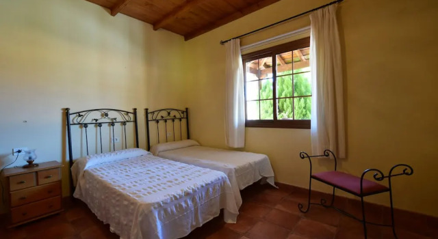 Casas Rurales Tola