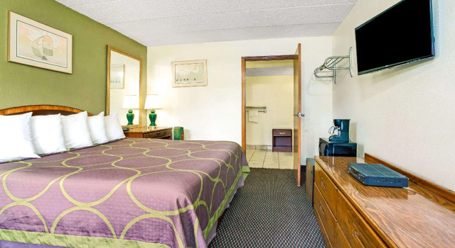Двухместный номер Standard Super 8 by Wyndham Fort Mitchell Cincinnati Area