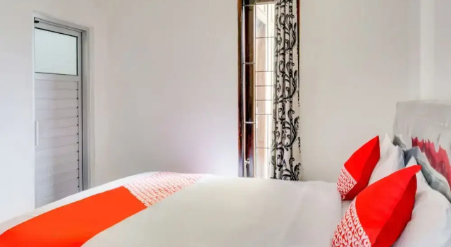 Номер Deluxe OYO 3015 Galliano Homestay Syariah