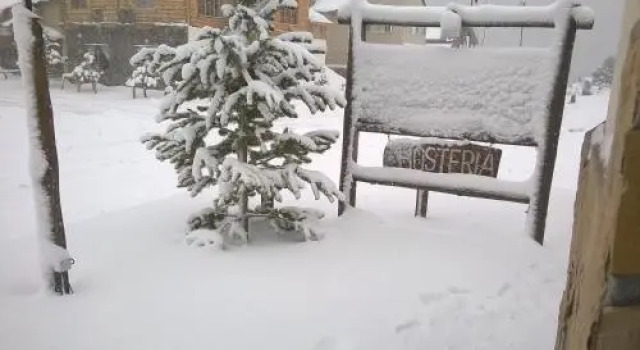 Hosteria Quiñe, Забронировать Отель Отели Неукен с бассейном, Бассейн