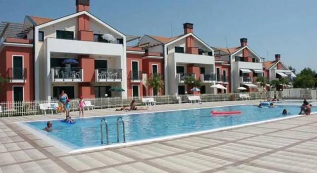 Апартаменты Sunny Apartment On The Sea