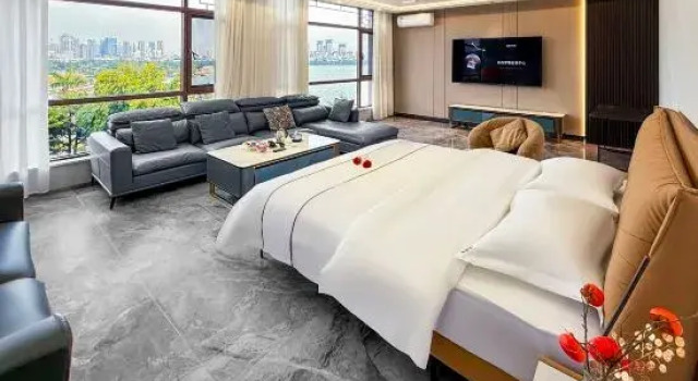 Люкс Deluxe Kaishang Hot Spring Hotel (Maitreya Lake Spring Ecological Park Branch)