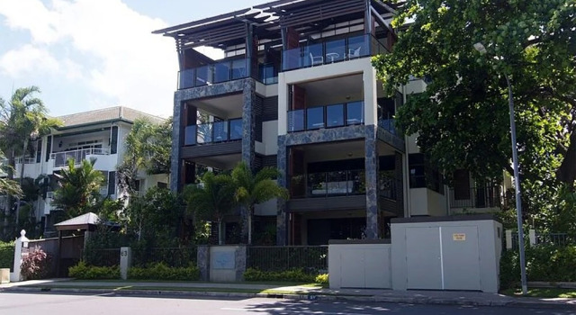 Seapoint on Trinity Beach, Book Hotel Trinity Beach Cairns Beaches