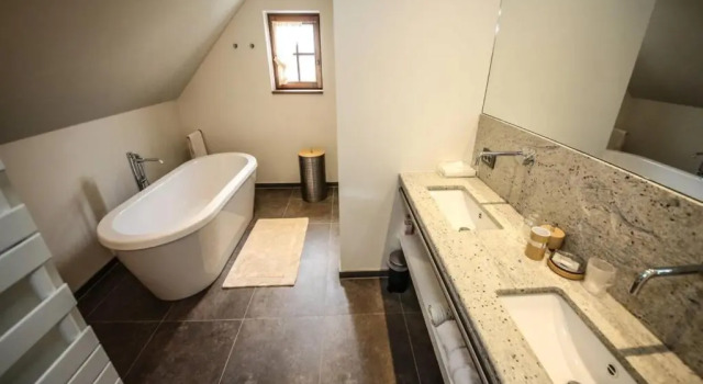 Люкс с балконом B&B t Hof van Spiere
