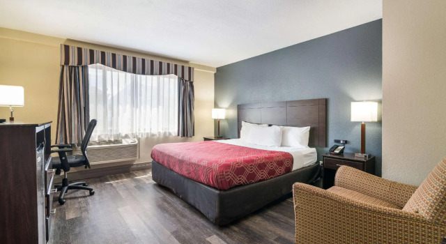 Двухместный номер Standard Howard Johnson by Wyndham Malden Boston Area