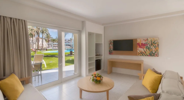 Семейный номер Standard с балконом Hotel LIVVO Koala Garden