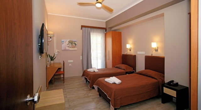 Двухместный номер Standard с балконом Kyparissia Beach Hotel
