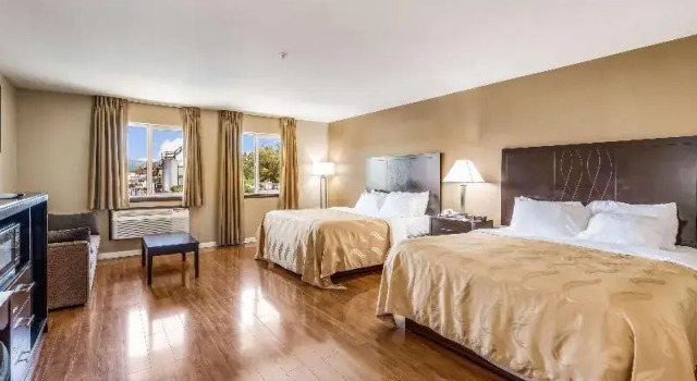 Шестиместный номер Standard Quality Inn Cle Elum-Ellensburg