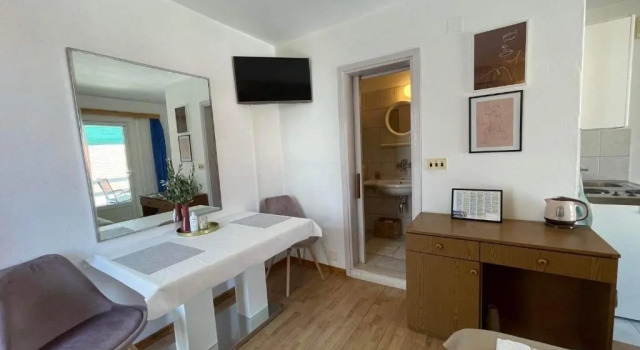 Студия с балконом и с красивым видом из окна Apartments Sirena Korčula