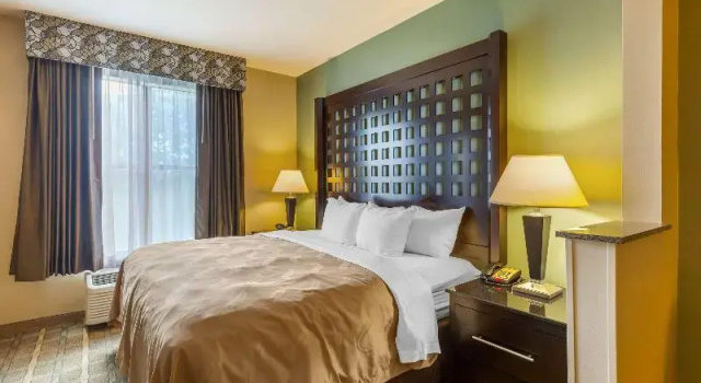 Номер Standard Quality Suites Sherman