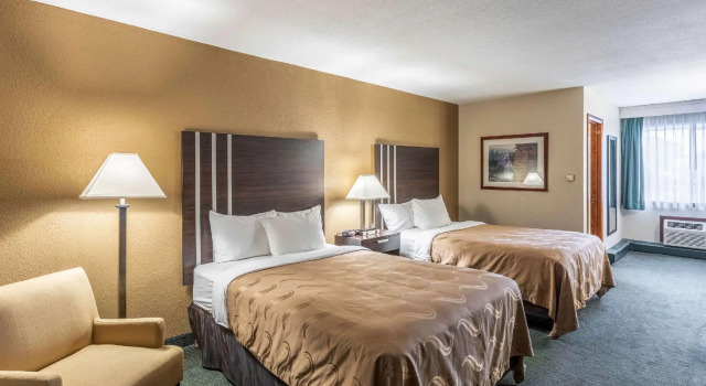 Четырёхместный номер Standard Quality Inn Wausau