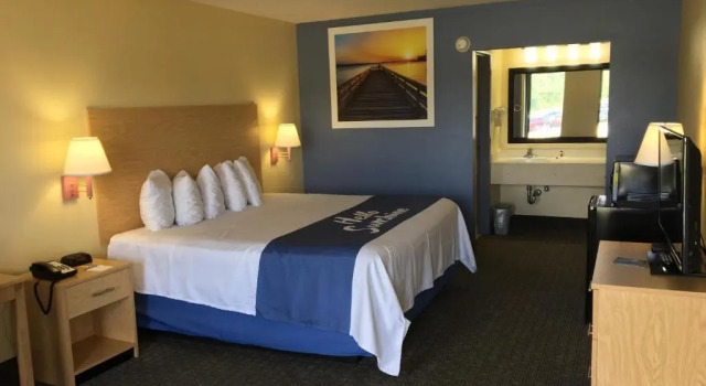 Номер Standard Days Inn by Wyndham Crystal River