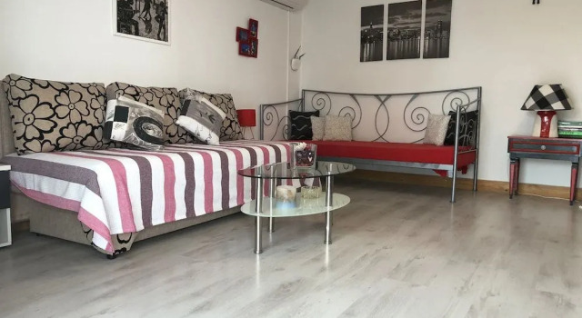 Abuelas Beach House, Забронировать Отель Джардула Башка-Вода