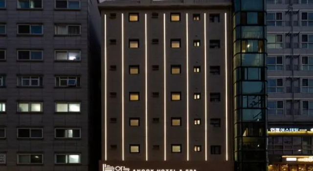 Anook Hotel & Spa Gangseo Hwagok, Prenota Resort Seul Corea del Sud