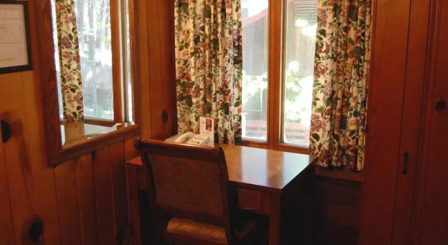 RedAwning Cabin #27 Raccoon Hollow, Забронировать Апартаменты/квартира Апартаменты Вавона, Апартаменты/квартира